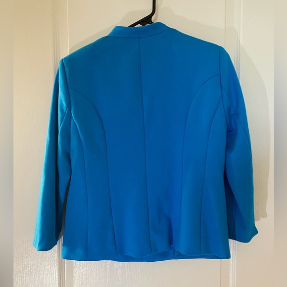 Women’s Blue Le Suit Skirt and Jacket Suit - Picture 4 of 5